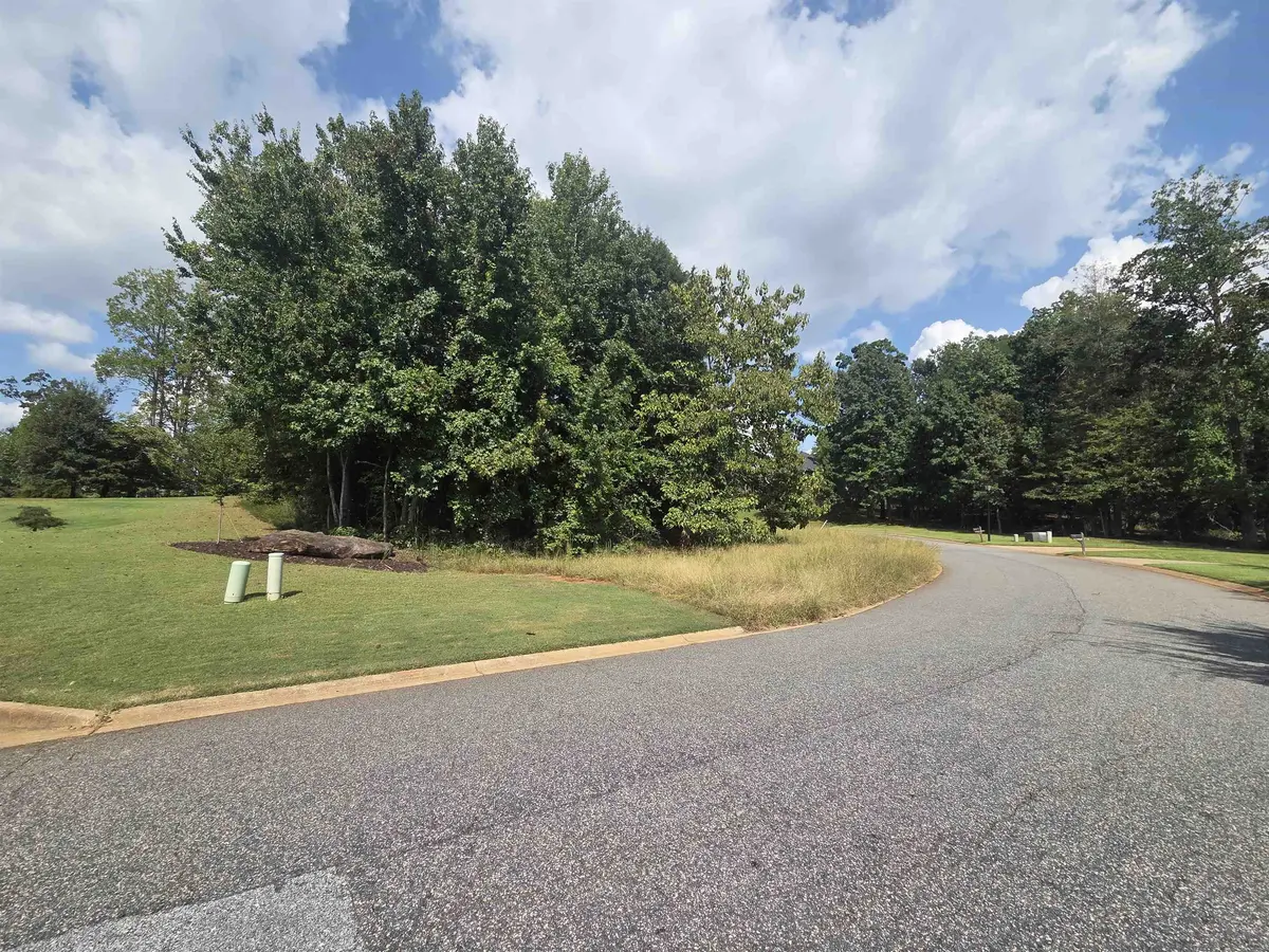 534 Deep Water CT, Inman, SC 29349