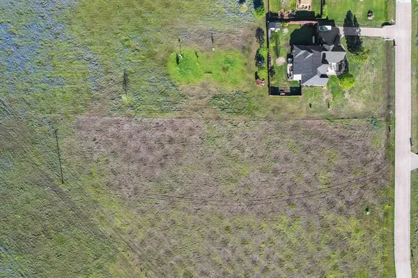 8 Hunter Pass, Waxahachie, TX 75165
