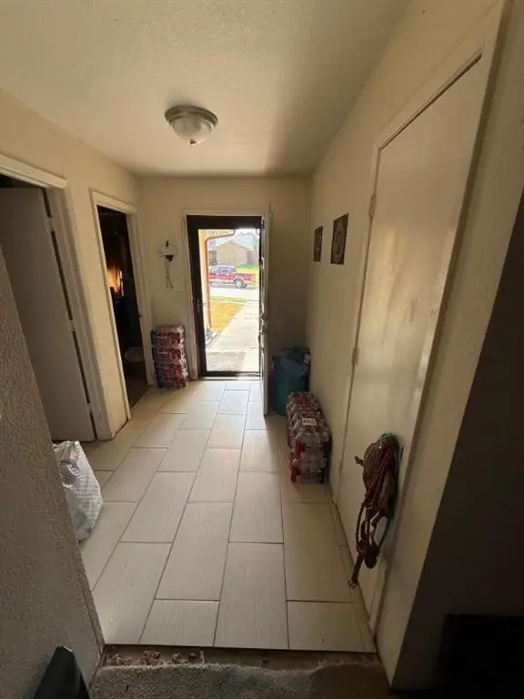 705 Angle Ridge Circle, Garland, TX 75043