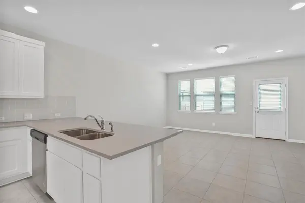1925 Arendale DR, Leander, TX 78641