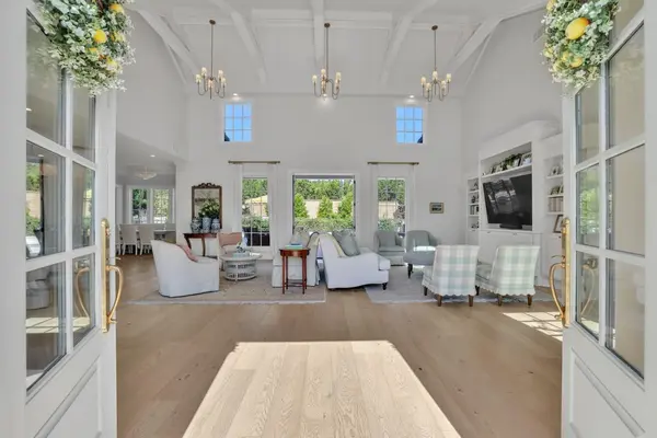 203 Black Wolf RUN, Austin, TX 78738