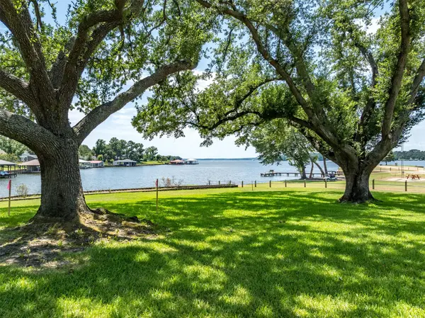 109 Key Allegro DR, Bullard, TX 75757