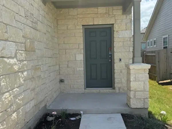 570 Papaya DR, Buda, TX 78610