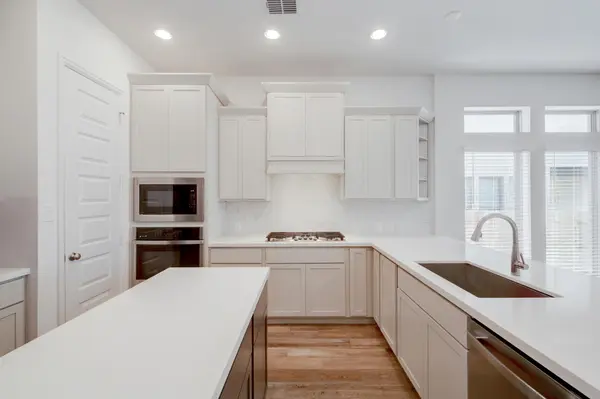 712 Lariat LOOP, Liberty Hill, TX 78642