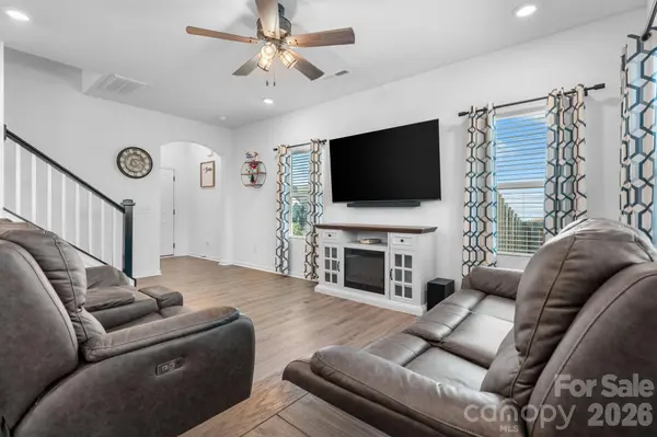 121 Gunwale ST, Statesville, NC 28677