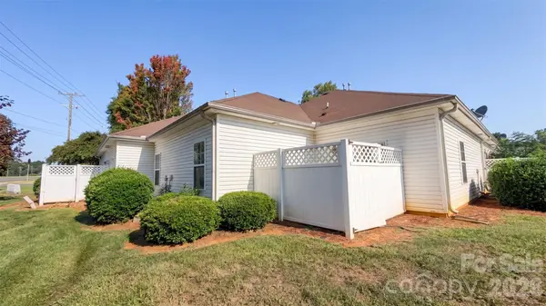 7175 Somerset Springs DR, Charlotte, NC 28262