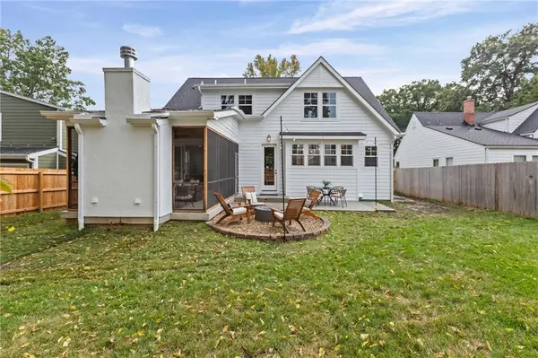 4620 W 70th TER, Prairie Village, KS 66208