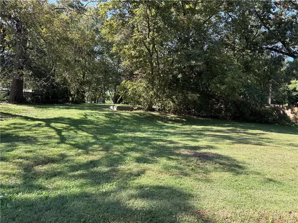 900 Halsey CIR #S, Harrisonville, MO 64701