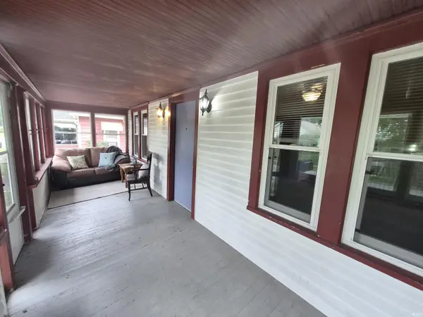 927 Oaklawn ST, South Bend, IN 46615