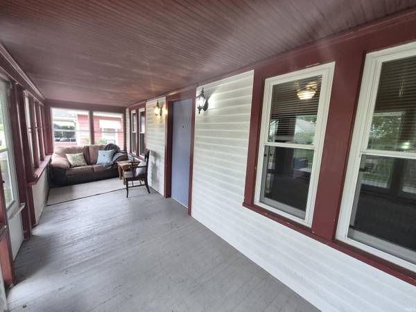 927 Oaklawn ST, South Bend, IN 46615