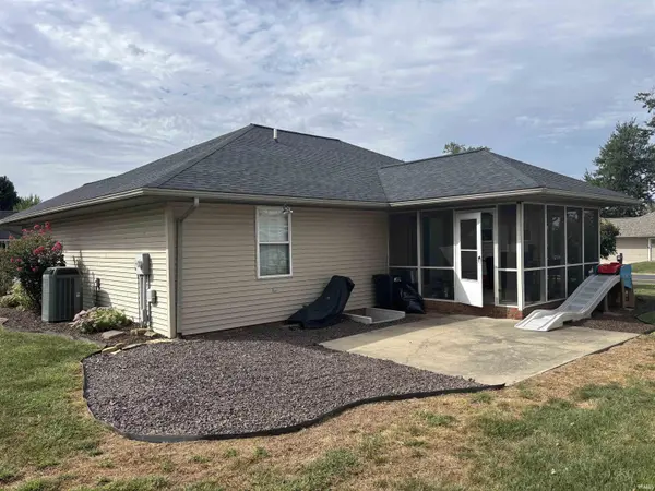 4114 Lee DR, Jasper, IN 47546