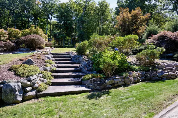 64 Clinton RD, Tuxedo Park, NY 10987