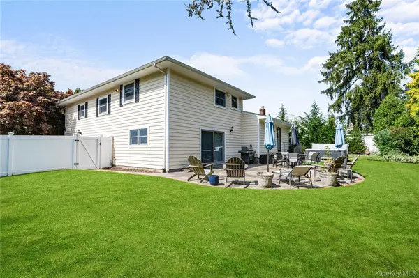 71 Roosevelt DR, East Norwich, NY 11732