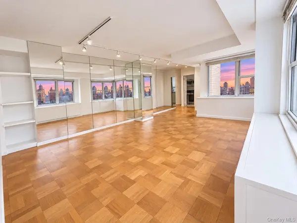 153 East 57th St #21B, New York (manhattan), NY 10022