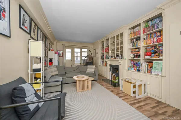 67-76 Booth Street #2i, Forest Hills, NY 11375