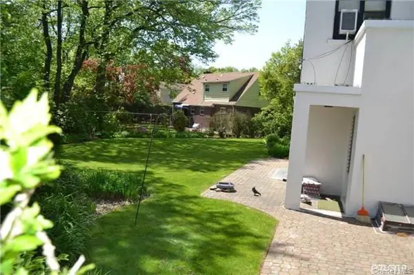 20050 Grand Central Pkwy, Queens Village, NY 11427