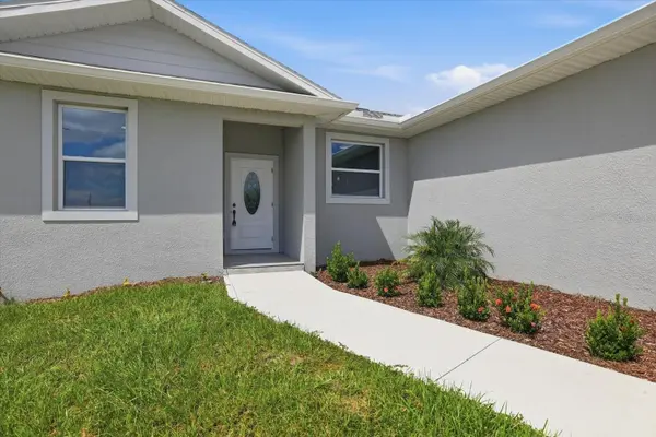 28 COXSWAIN DR, Placida, FL 33946
