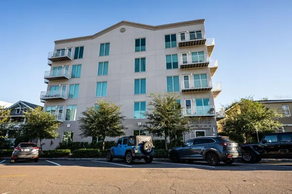 644 3RD AVE S #408, St Petersburg, FL 33701