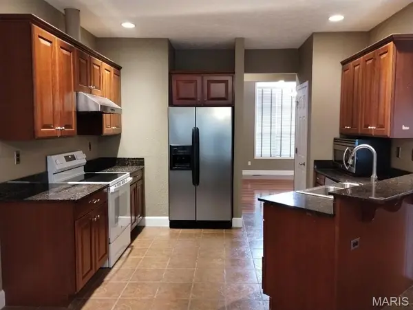 300 Sooter LN, Rolla, MO 65401