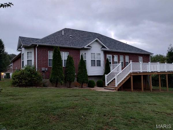 300 Sooter LN, Rolla, MO 65401