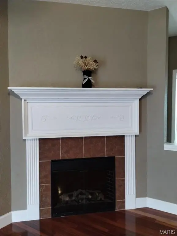 300 Sooter LN, Rolla, MO 65401