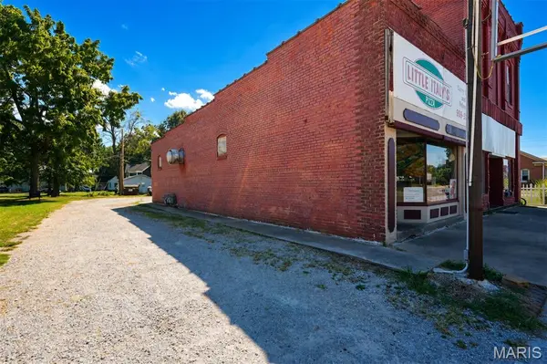 112 W Main ST #110, Mount Olive, IL 62069