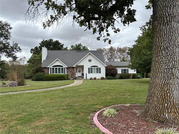 546 S 5th ST, Witt, IL 62094
