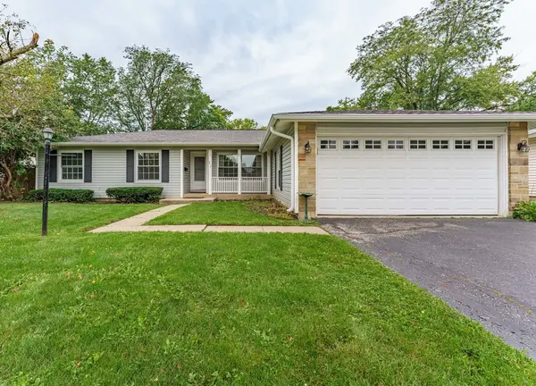 212 Wellington AVE, Elk Grove Village, IL 60007