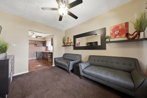 5715 S Oak Park AVE, Chicago, IL 60638