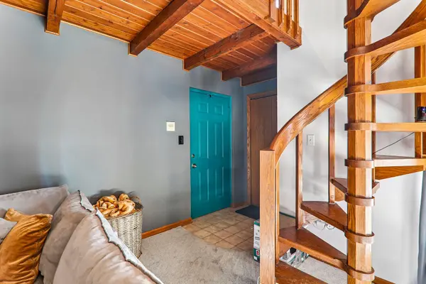 15850 Laramie AVE #302, Oak Forest, IL 60452