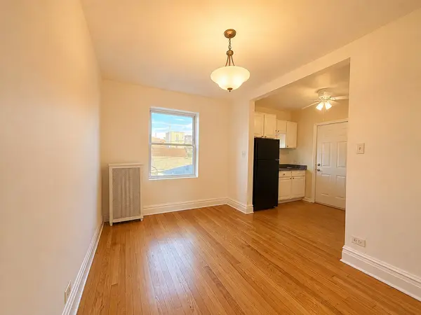 2837 1/2 N Sawyer AVE #1E, Chicago, IL 60618