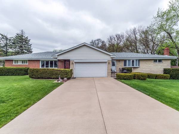 21W146 Tee LN, Itasca, IL 60143