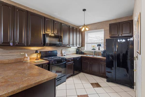 3512 W Leland AVE #1, Chicago, IL 60625