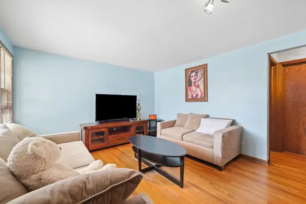 6968 W Diversey AVE #8, Chicago, IL 60707