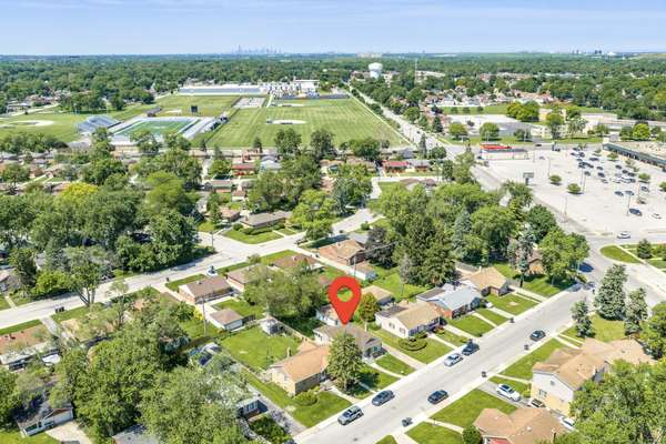 15524 Gouwens LN, South Holland, IL 60473