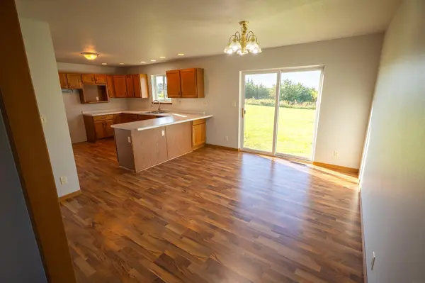 2205 Amherst PL, Charles City, IA 50616
