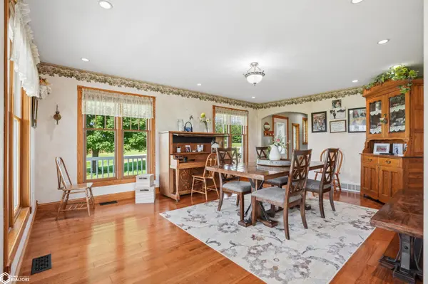 23184 Wulfekuhle RD, Holy Cross, IA 52053