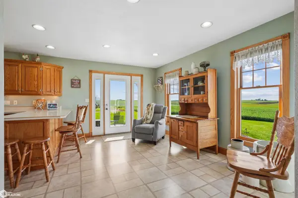23184 Wulfekuhle RD, Holy Cross, IA 52053