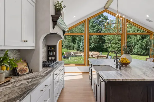 22420 Wagon Wheel TRL, Lakeville, MN 55044