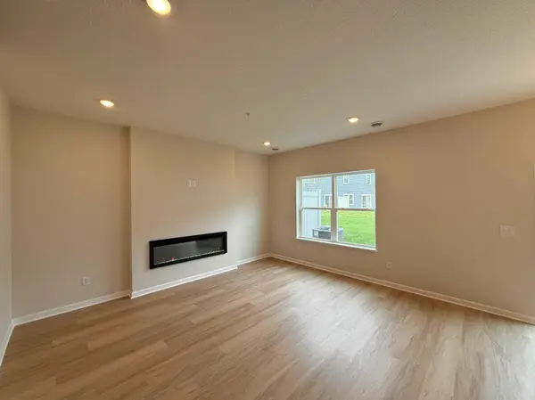 23158 Creekview CT, Rogers, MN 55374