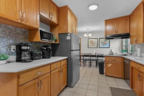 17323 Bay CIR, Minnetonka, MN 55391