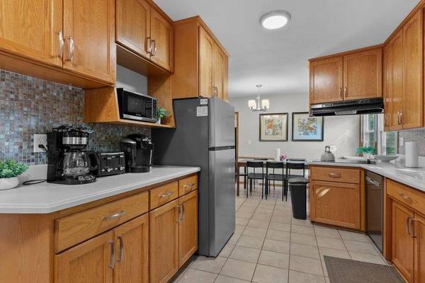 17323 Bay CIR, Minnetonka, MN 55391