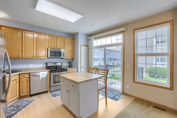 621 Village Pkwy, Circle Pines, MN 55014