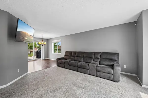 905 Walnut ST, Farmington, MN 55024