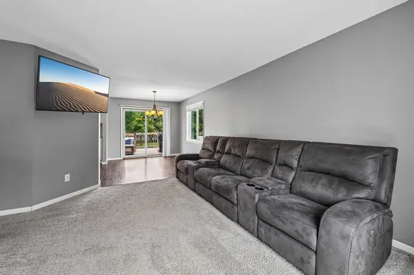 905 Walnut ST, Farmington, MN 55024