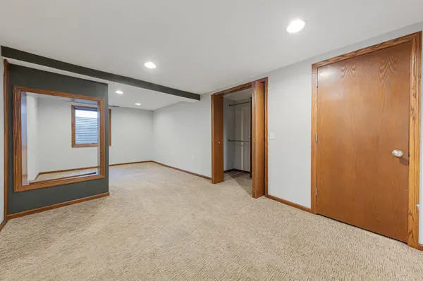 251 N Lincoln ST, Lake Crystal, MN 56055