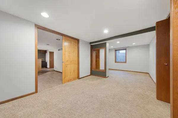 251 N Lincoln ST, Lake Crystal, MN 56055