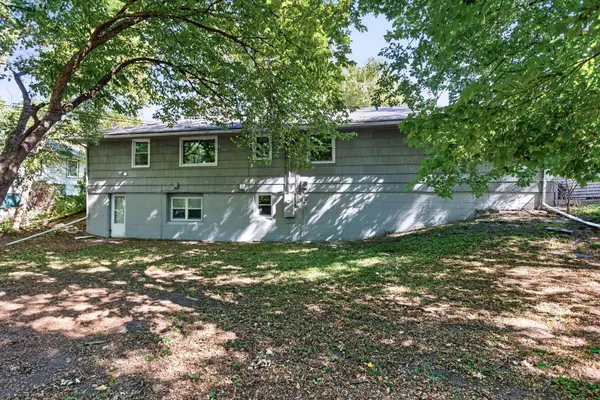 6913 Toledo AVE N, Brooklyn Center, MN 55429