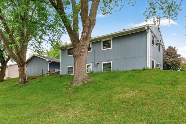 302 W Maple ST, Roberts, WI 54023