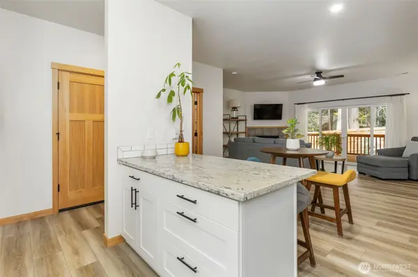 61 Clipper LN, Port Ludlow, WA 98365